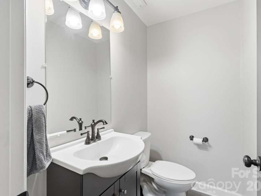 2080 South Point Road, Belmont, NC 28012.  MLS# CAR4404063, YatesRealty ID 37691. 