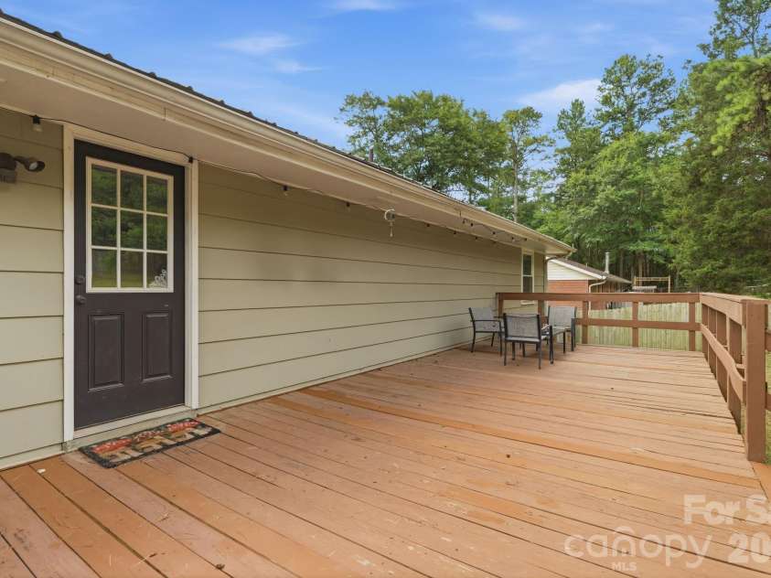 2080 South Point Road, Belmont, NC 28012.  MLS# CAR4404063, YatesRealty ID 37691. 
