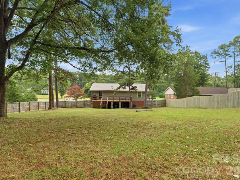2080 South Point Road, Belmont, NC 28012.  MLS# CAR4404063, YatesRealty ID 37691. 