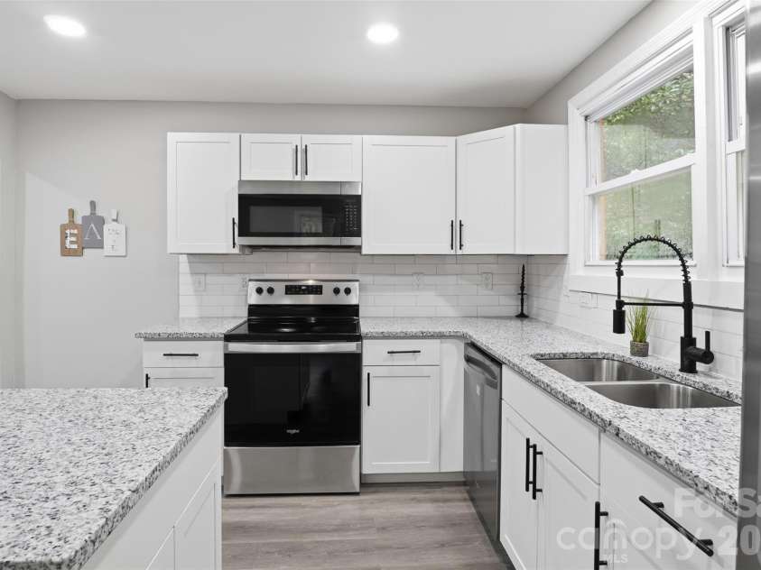 149 Melrose Drive, Concord, NC 28025.  MLS# CAR4402851, YatesRealty ID 37692. 