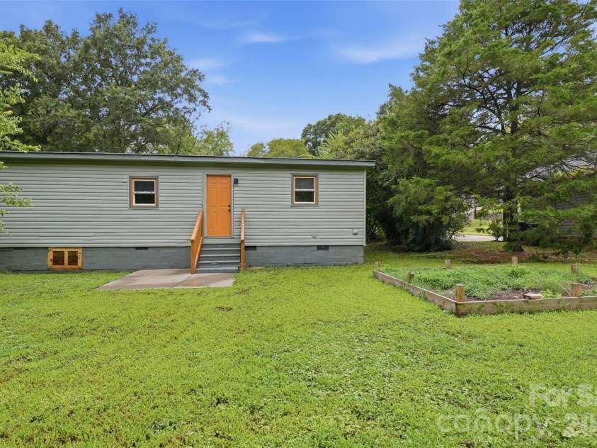 149 Melrose Drive, Concord, NC 28025.  MLS# CAR4402851, YatesRealty ID 37692. 