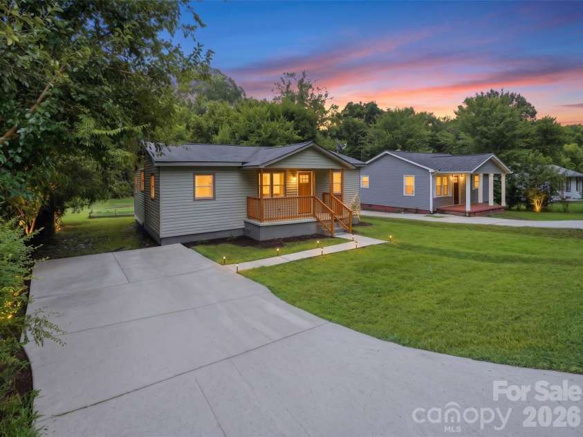 149 Melrose Drive, Concord, NC 28025.  MLS# CAR4402851, YatesRealty ID 37692. 