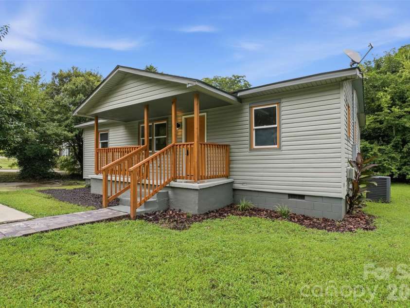 149 Melrose Drive, Concord, NC 28025.  MLS# CAR4402851, YatesRealty ID 37692. 