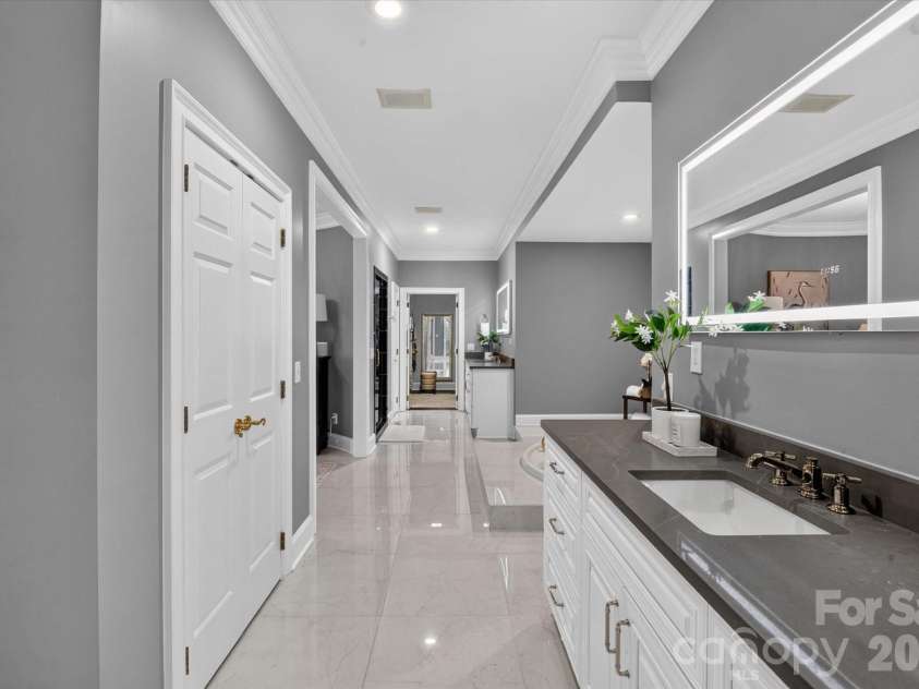 6812 Linkside Court, Charlotte, NC 28277.  MLS# CAR4402893, YatesRealty ID 37693. 