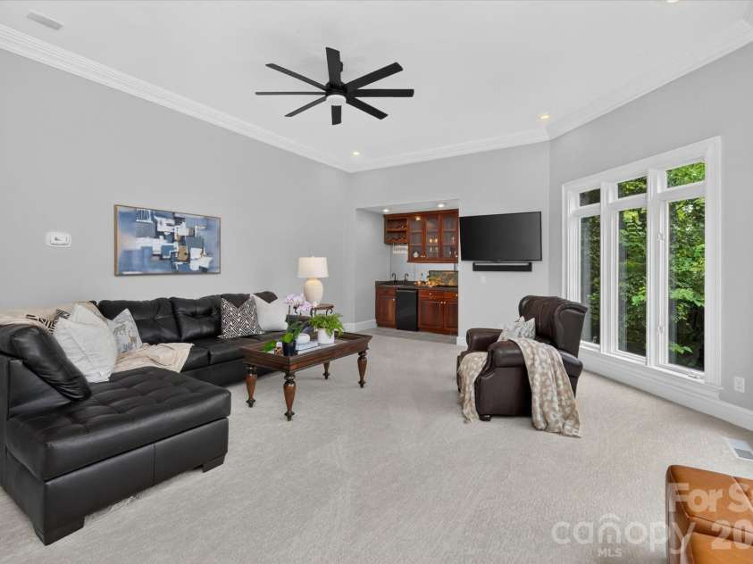 6812 Linkside Court, Charlotte, NC 28277.  MLS# CAR4402893, YatesRealty ID 37693. 