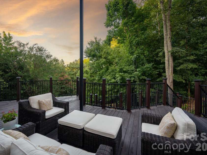 6812 Linkside Court, Charlotte, NC 28277.  MLS# CAR4402893, YatesRealty ID 37693. 