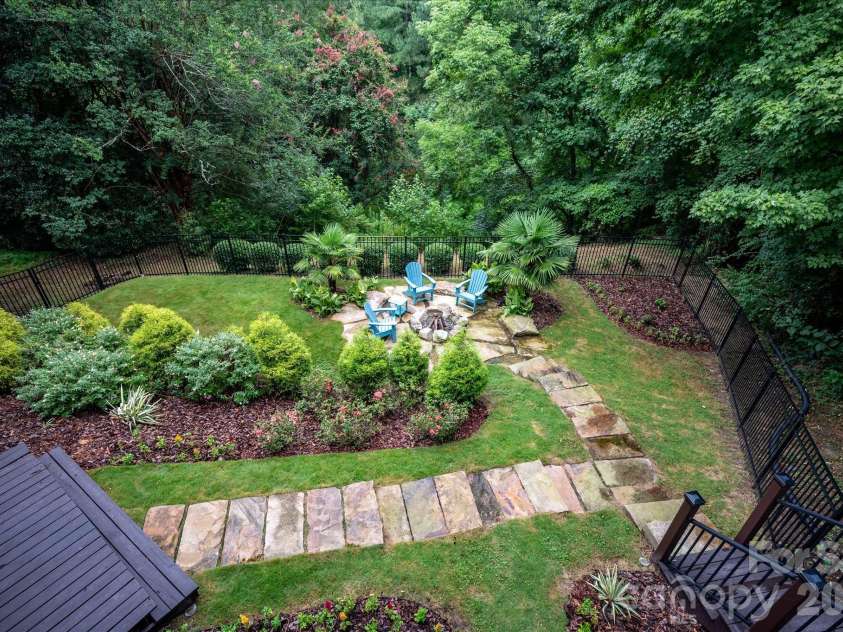 6812 Linkside Court, Charlotte, NC 28277.  MLS# CAR4402893, YatesRealty ID 37693. 