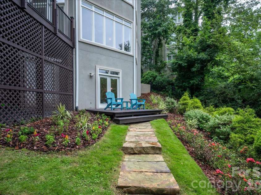 6812 Linkside Court, Charlotte, NC 28277.  MLS# CAR4402893, YatesRealty ID 37693. 