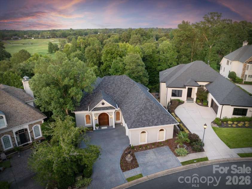 6812 Linkside Court, Charlotte, NC 28277.  MLS# CAR4402893, YatesRealty ID 37693. 