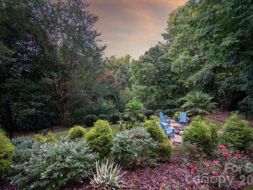 6812 Linkside Court, Charlotte, NC 28277.  MLS# CAR4402893, YatesRealty ID 37693. 