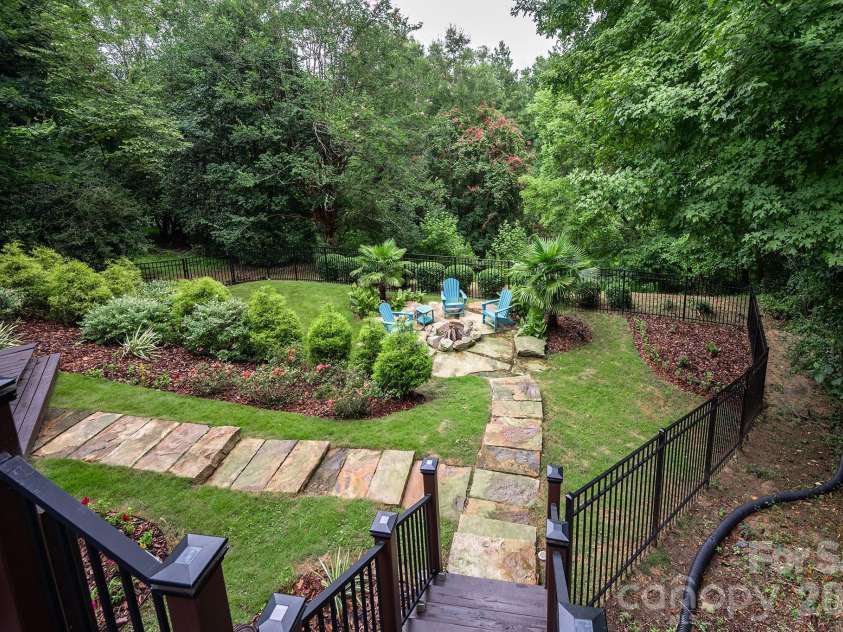 6812 Linkside Court, Charlotte, NC 28277.  MLS# CAR4402893, YatesRealty ID 37693. 