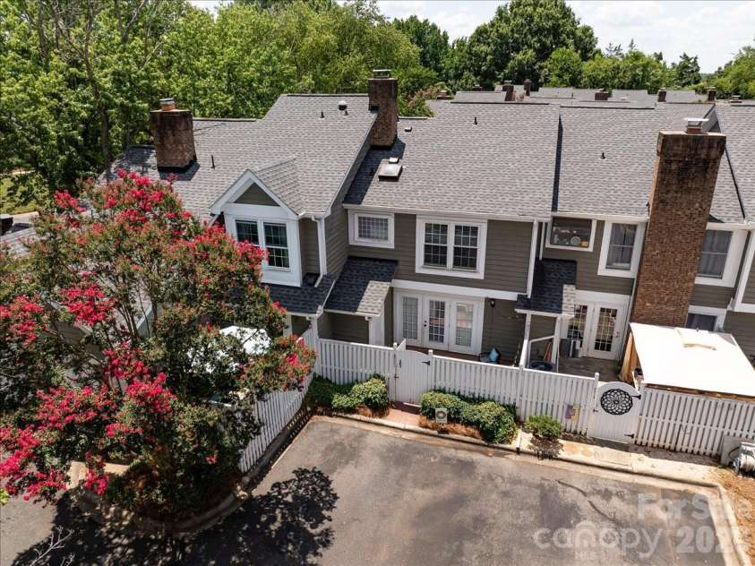 8220 Legare Court, Charlotte, NC 28210.  MLS# CAR4397513, YatesRealty ID 37694. 