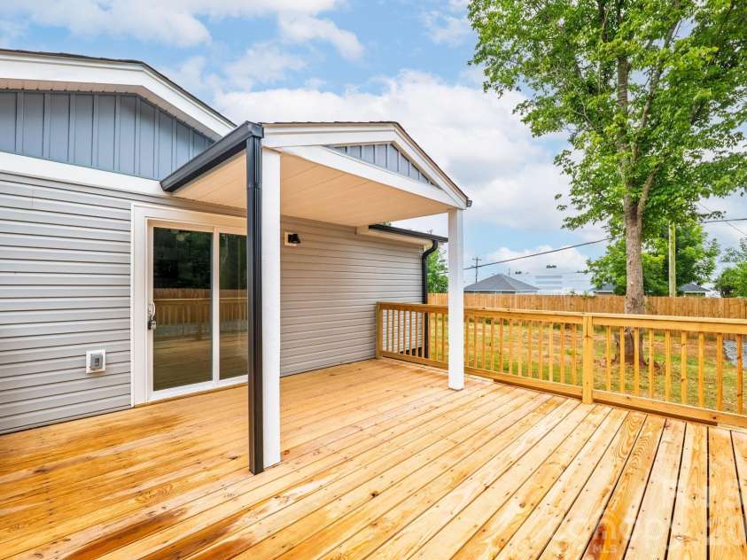 285 Cherry Street, Rock Hill, SC 29730.  MLS# CAR4404274, YatesRealty ID 37695. 
