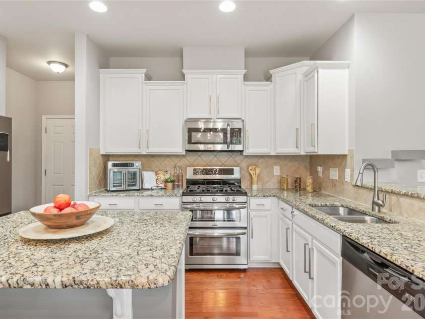2656 Southern Trace Drive, Waxhaw, NC 28173.  MLS# CAR4399759, YatesRealty ID 37696. 