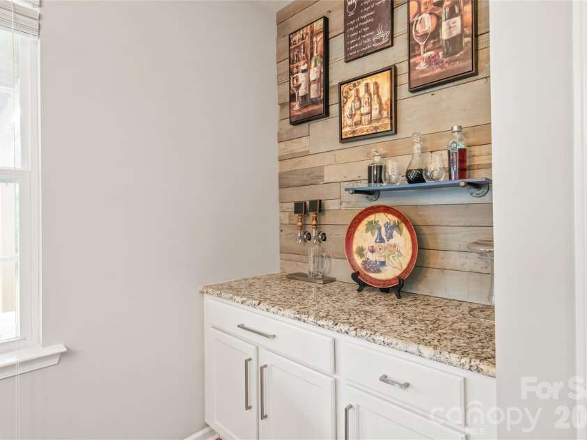 2656 Southern Trace Drive, Waxhaw, NC 28173.  MLS# CAR4399759, YatesRealty ID 37696. 