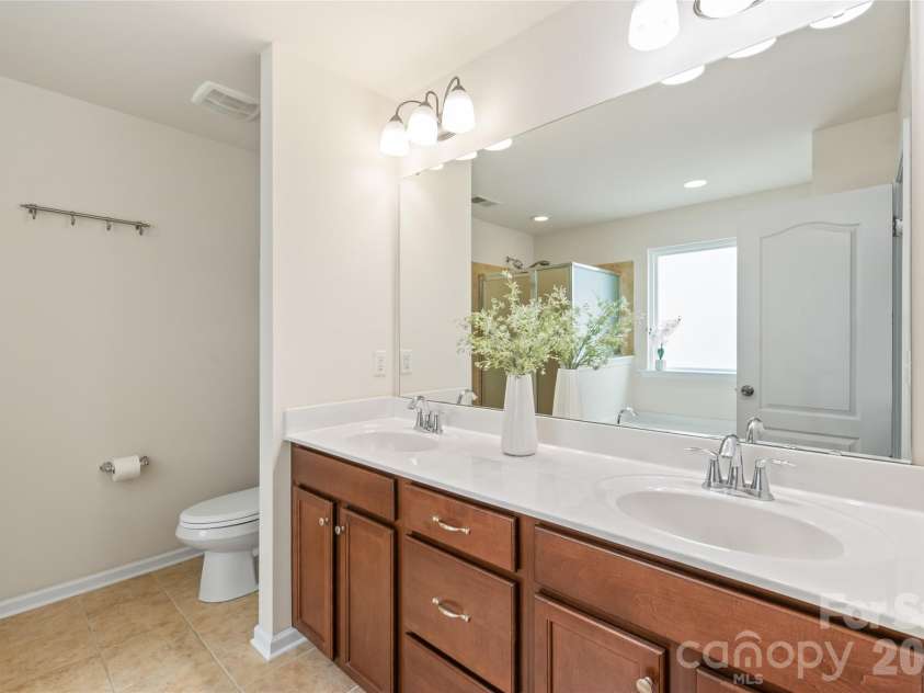2656 Southern Trace Drive, Waxhaw, NC 28173.  MLS# CAR4399759, YatesRealty ID 37696. 