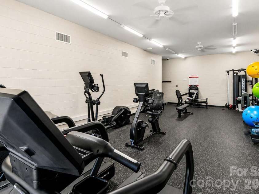 2656 Southern Trace Drive, Waxhaw, NC 28173.  MLS# CAR4399759, YatesRealty ID 37696. 