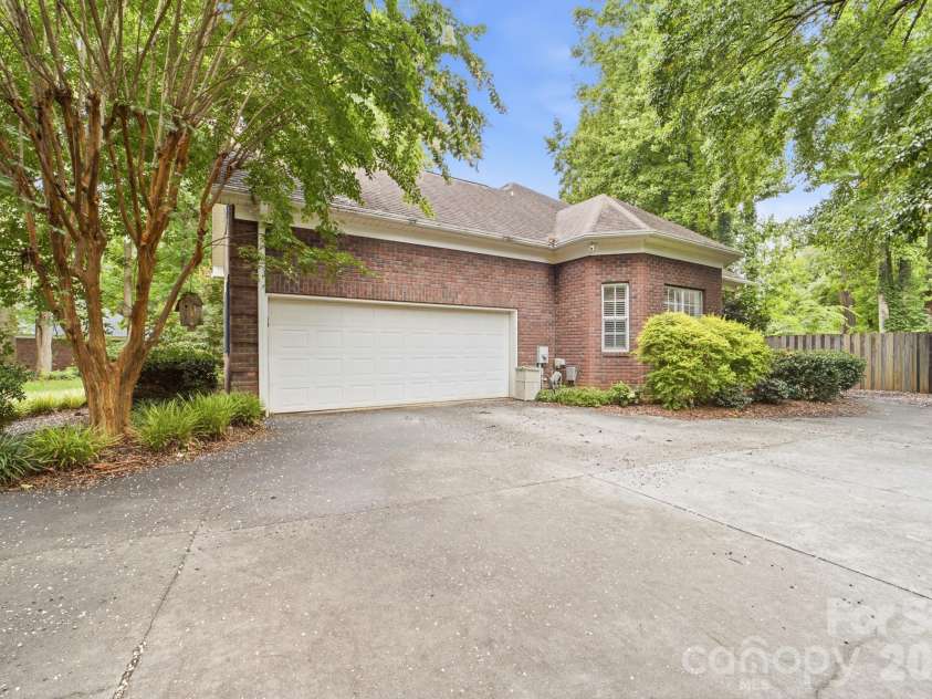 15002 Dexter Lemmond Court, Charlotte, NC 28227.  MLS# CAR4404567, YatesRealty ID 37697. 
