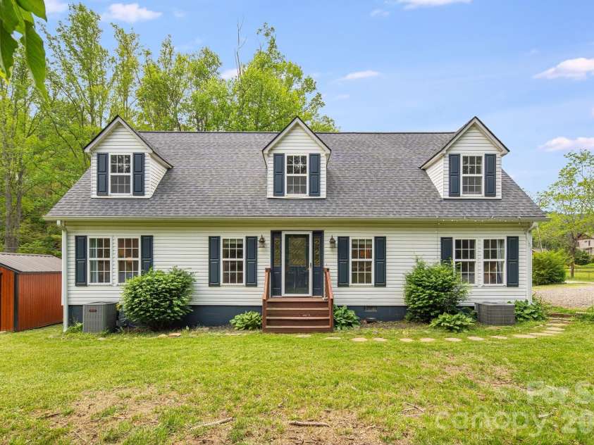 101 McFalls Road, Asheville, NC 28805.  MLS# CAR4254277, YatesRealty ID 3770. 