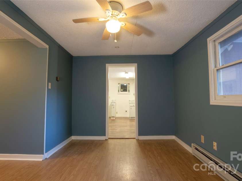 232 Glendale Avenue, Hendersonville, NC 28739.  MLS# CAR4194499, YatesRealty ID 3770. 