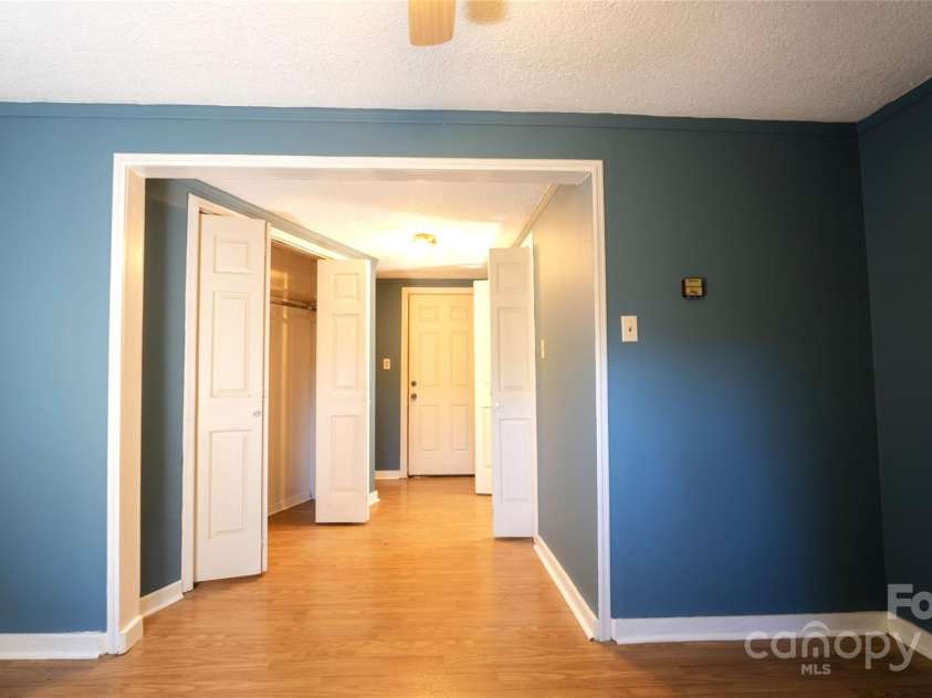 232 Glendale Avenue, Hendersonville, NC 28739.  MLS# CAR4194499, YatesRealty ID 3770. 