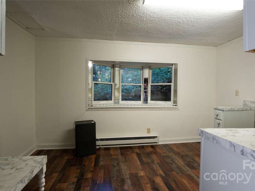 232 Glendale Avenue, Hendersonville, NC 28739.  MLS# CAR4194499, YatesRealty ID 3770. 