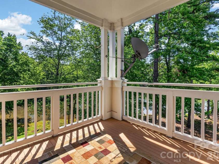 797 Peninsula Drive, Davidson, NC 28036.  MLS# CAR4403741, YatesRealty ID 37700. Back deck