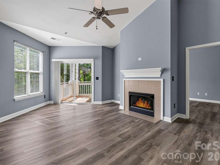 797 Peninsula Drive, Davidson, NC 28036.  MLS# CAR4403741, YatesRealty ID 37700. Den