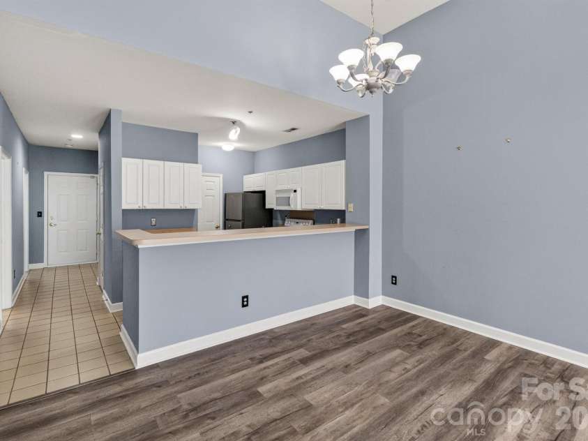 797 Peninsula Drive, Davidson, NC 28036.  MLS# CAR4403741, YatesRealty ID 37700. Dining area