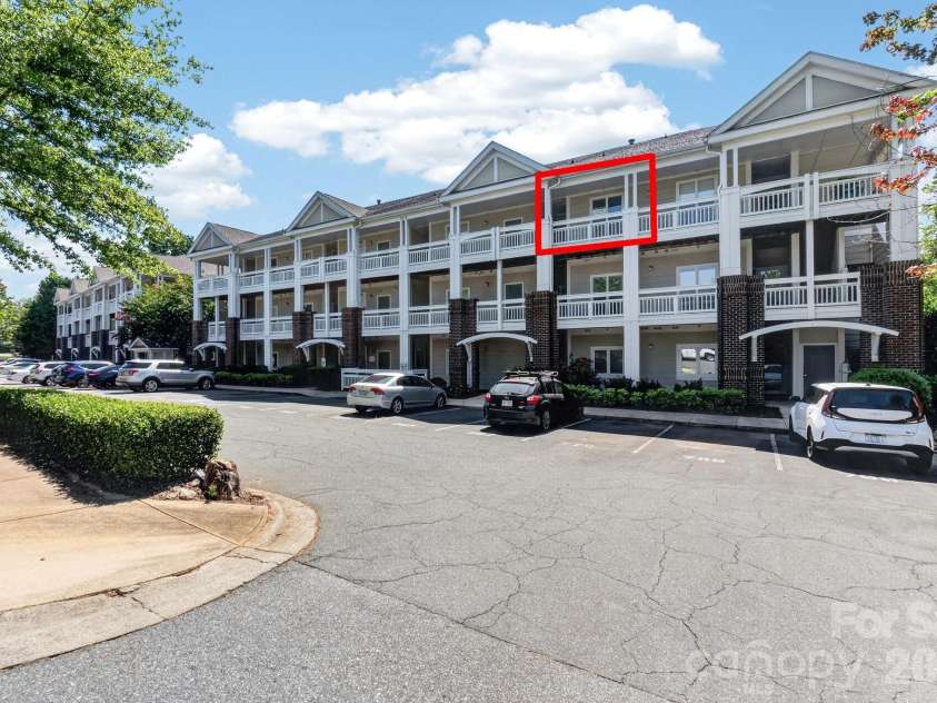 797 Peninsula Drive, Davidson, NC 28036.  MLS# CAR4403741, YatesRealty ID 37700. Front of condo