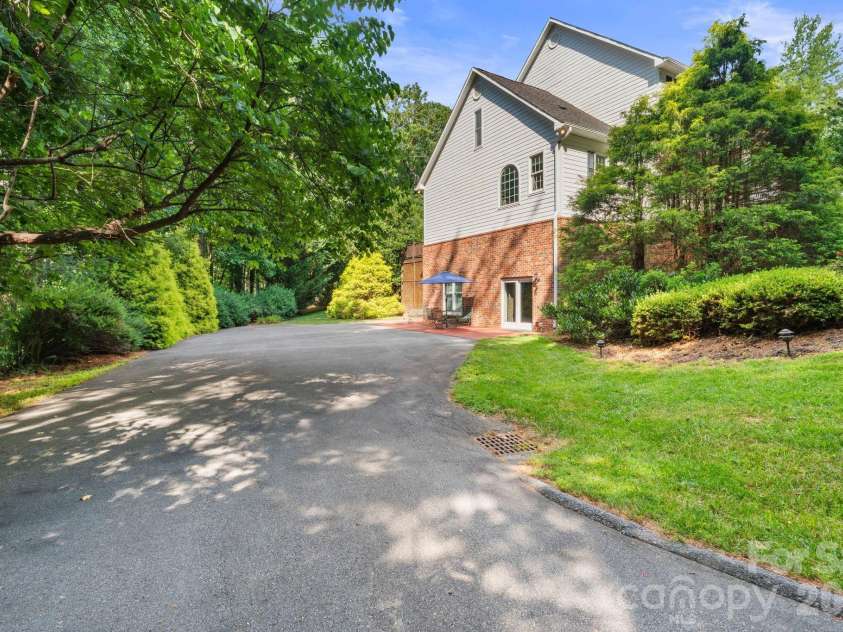 107 Windsong Drive Extension, Fairview, NC 28730.  MLS# CAR4395171, YatesRealty ID 37701. 