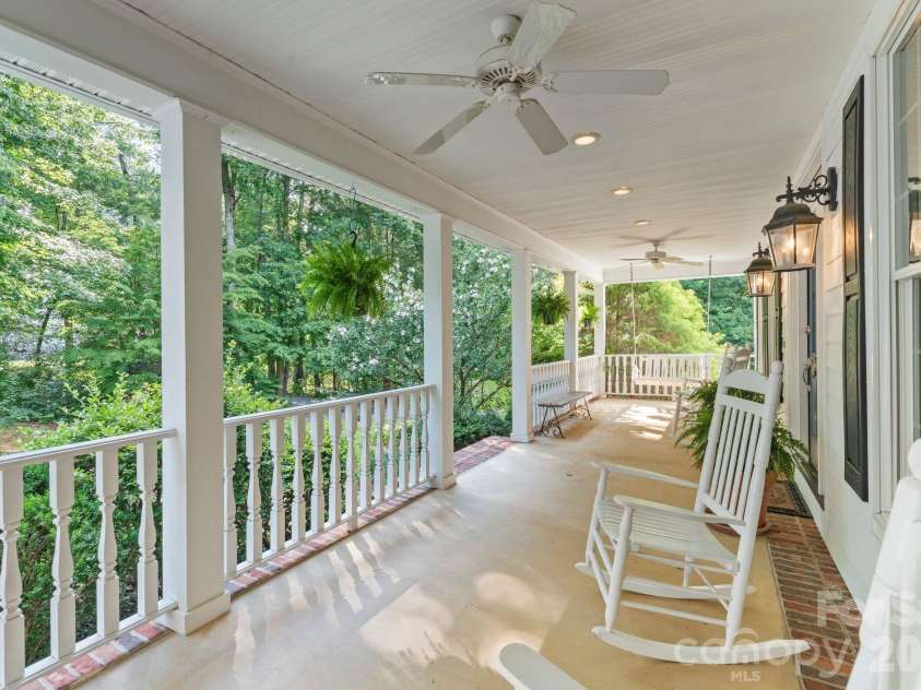 107 Windsong Extension, Fairview, NC 28730.  MLS# CAR4395171, YatesRealty ID 37701. 