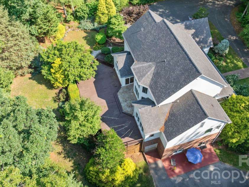 107 Windsong Extension, Fairview, NC 28730.  MLS# CAR4395171, YatesRealty ID 37701. 