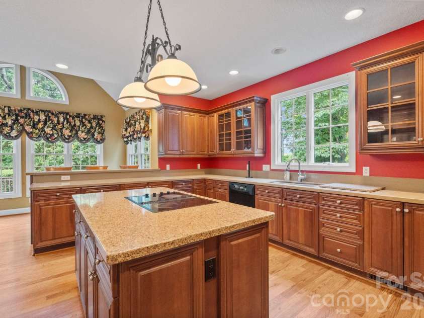 107 Windsong Extension, Fairview, NC 28730.  MLS# CAR4395171, YatesRealty ID 37701. 
