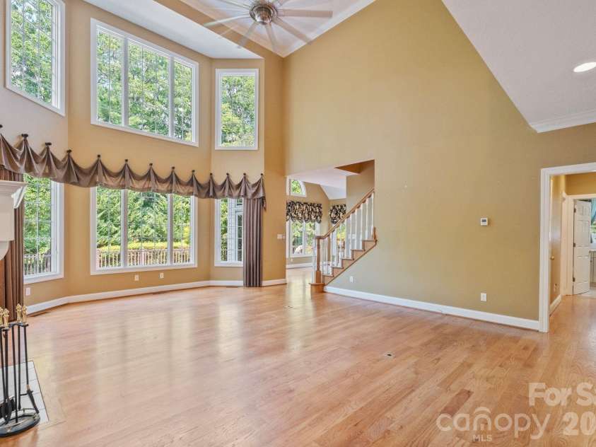 107 Windsong Extension, Fairview, NC 28730.  MLS# CAR4395171, YatesRealty ID 37701. 