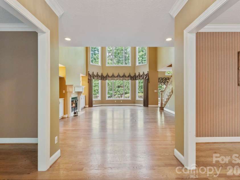 107 Windsong Extension, Fairview, NC 28730.  MLS# CAR4395171, YatesRealty ID 37701. 