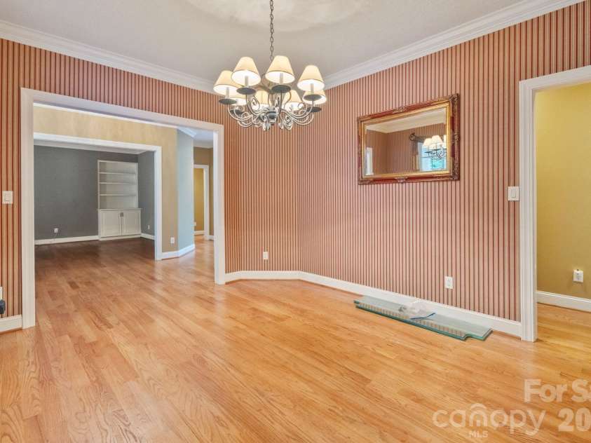 107 Windsong Extension, Fairview, NC 28730.  MLS# CAR4395171, YatesRealty ID 37701. 