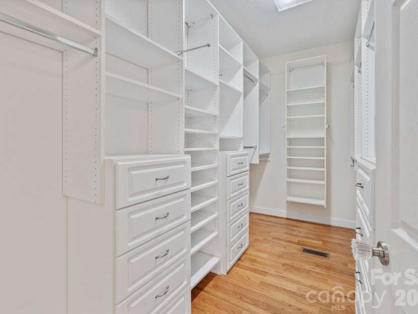 107 Windsong Extension, Fairview, NC 28730.  MLS# CAR4395171, YatesRealty ID 37701. 