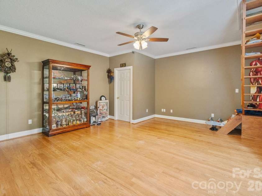107 Windsong Extension, Fairview, NC 28730.  MLS# CAR4395171, YatesRealty ID 37701. 