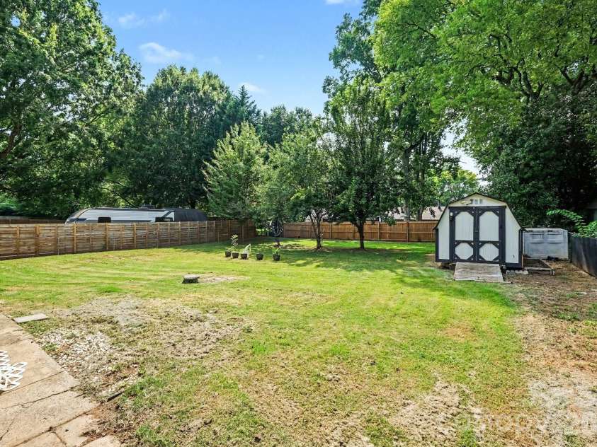 1600 Teddington Drive, Charlotte, NC 28214.  MLS# CAR4398022, YatesRealty ID 37704. 