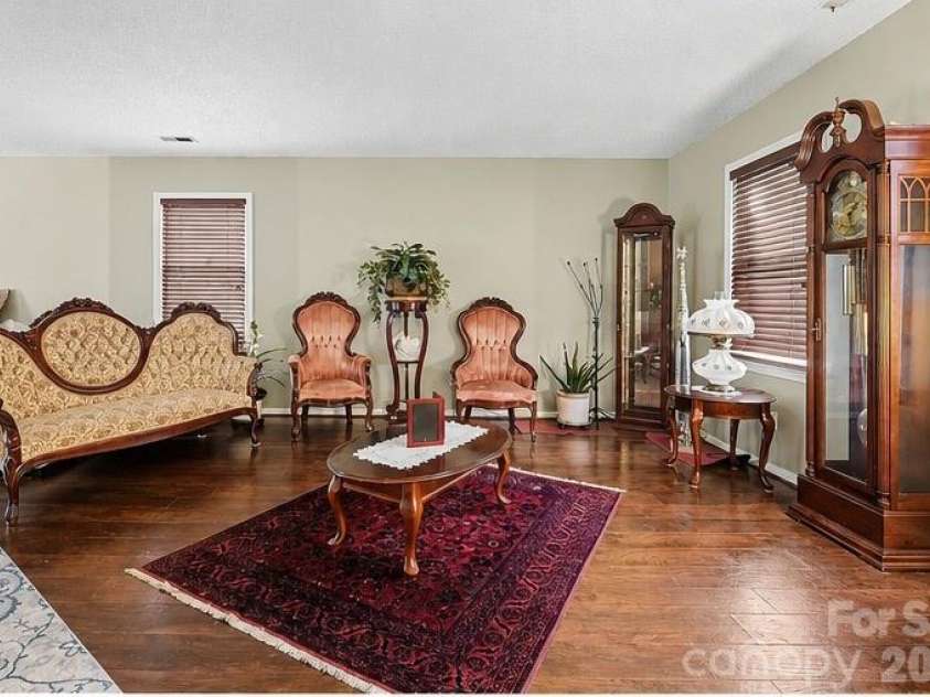 1600 Teddington Drive, Charlotte, NC 28214.  MLS# CAR4398022, YatesRealty ID 37704. 