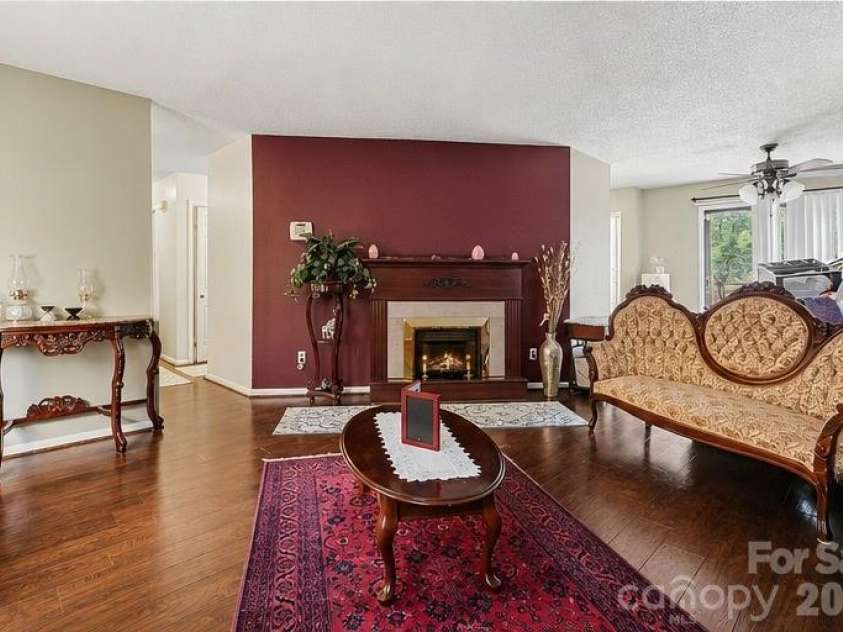 1600 Teddington Drive, Charlotte, NC 28214.  MLS# CAR4398022, YatesRealty ID 37704. 