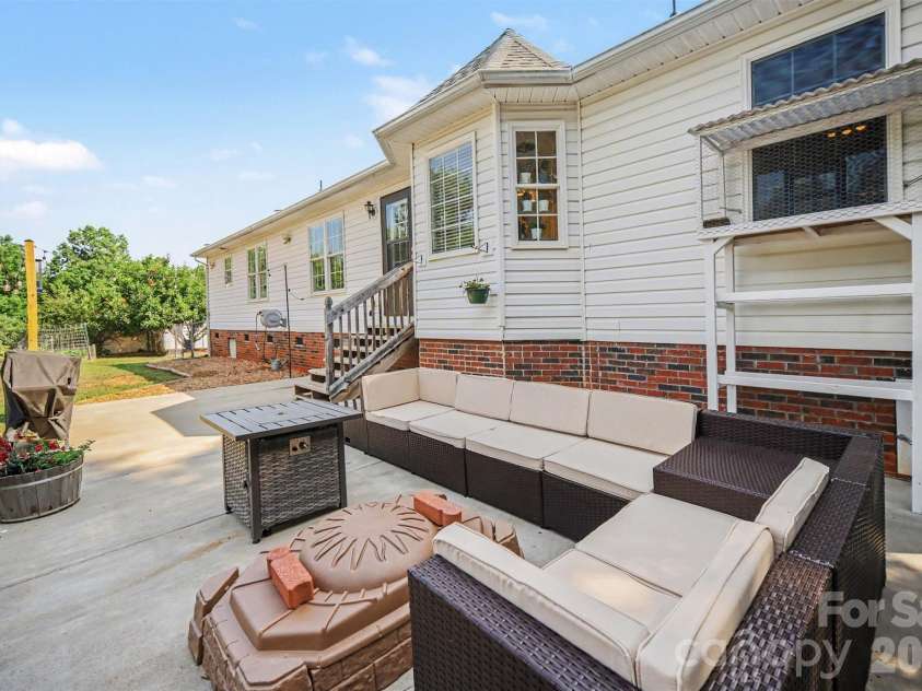 137 Chambwood Lane, Shelby, NC 28152.  MLS# CAR4400960, YatesRealty ID 37705. Backyard Patio