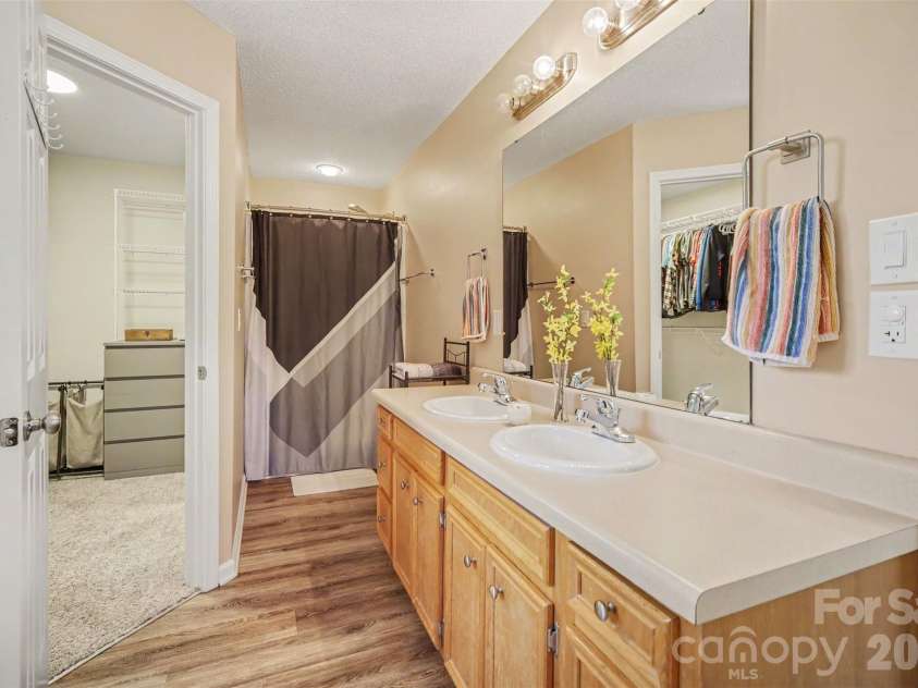 137 Chambwood Lane, Shelby, NC 28152.  MLS# CAR4400960, YatesRealty ID 37705. Primary Bathroom Shower