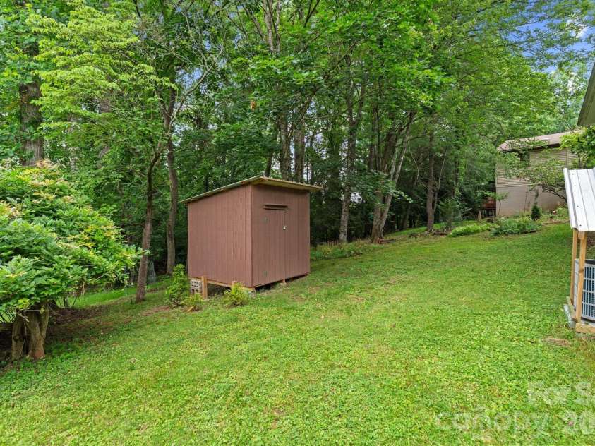 53 Merion Drive, Asheville, NC 28806.  MLS# CAR4391871, YatesRealty ID 37706. Custom Built Shed