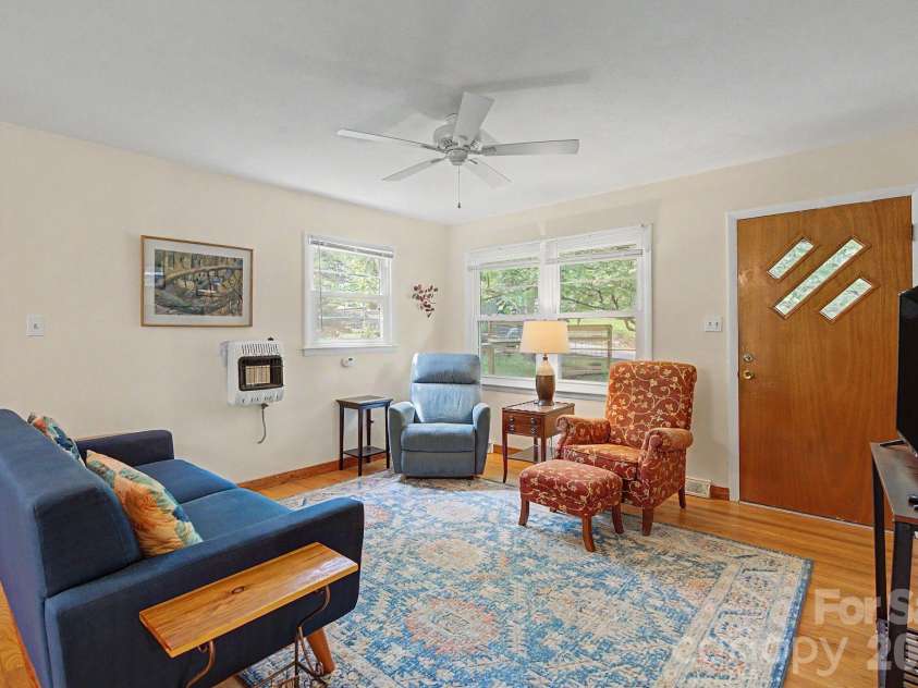 53 Merion Drive, Asheville, NC 28806.  MLS# CAR4391871, YatesRealty ID 37706. UPdated Windows