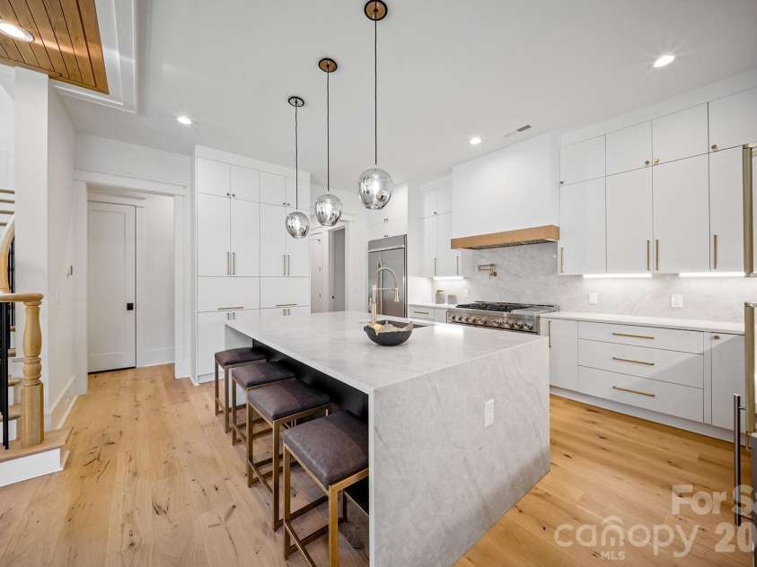 2541 Shenandoah Avenue, Charlotte, NC 28205.  MLS# CAR4372508, YatesRealty ID 37708. 