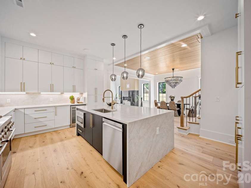2541 Shenandoah Avenue, Charlotte, NC 28205.  MLS# CAR4372508, YatesRealty ID 37708. 