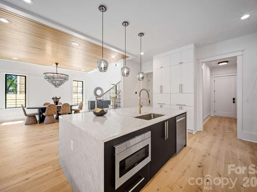 2541 Shenandoah Avenue, Charlotte, NC 28205.  MLS# CAR4372508, YatesRealty ID 37708. 