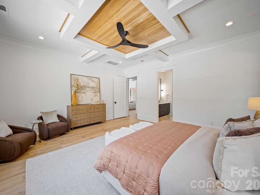 2541 Shenandoah Avenue, Charlotte, NC 28205.  MLS# CAR4372508, YatesRealty ID 37708. 